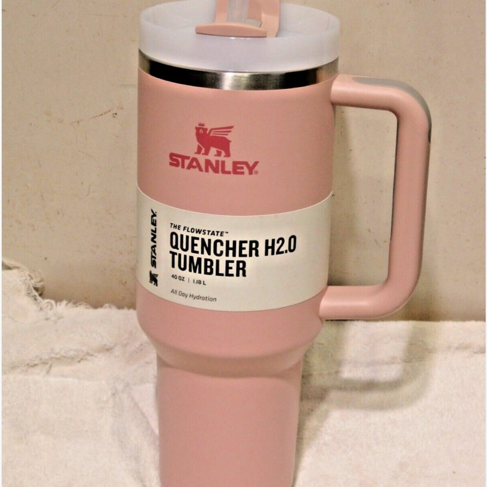 Stanley Tumbler Soft Pink  Glow The Flowstate Quencher H2.0 40oz.W/Straw NW0B